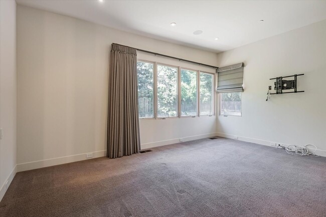 Building Photo - Wow! What a Great Home!