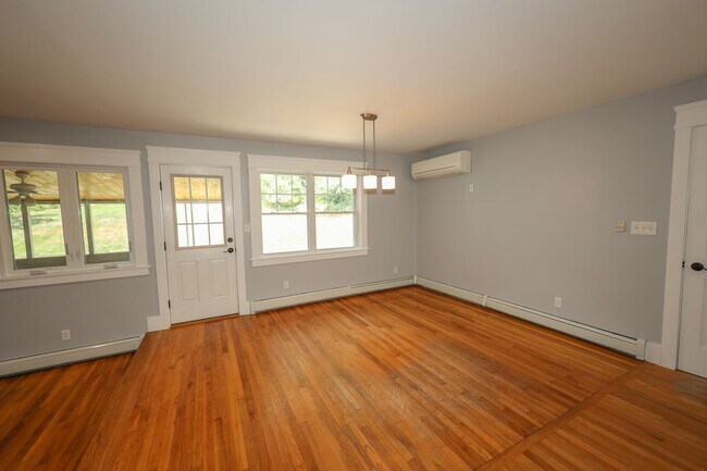 Building Photo - 49 N Amherst Rd