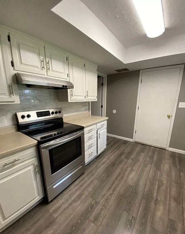 Building Photo - Lovely 3 bedroom, 2 bathroom house for ren...