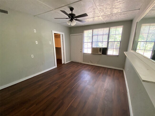 Building Photo - 109 Birchwood Dr