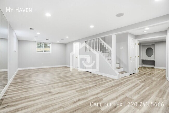 Building Photo - 2351 S Garland St