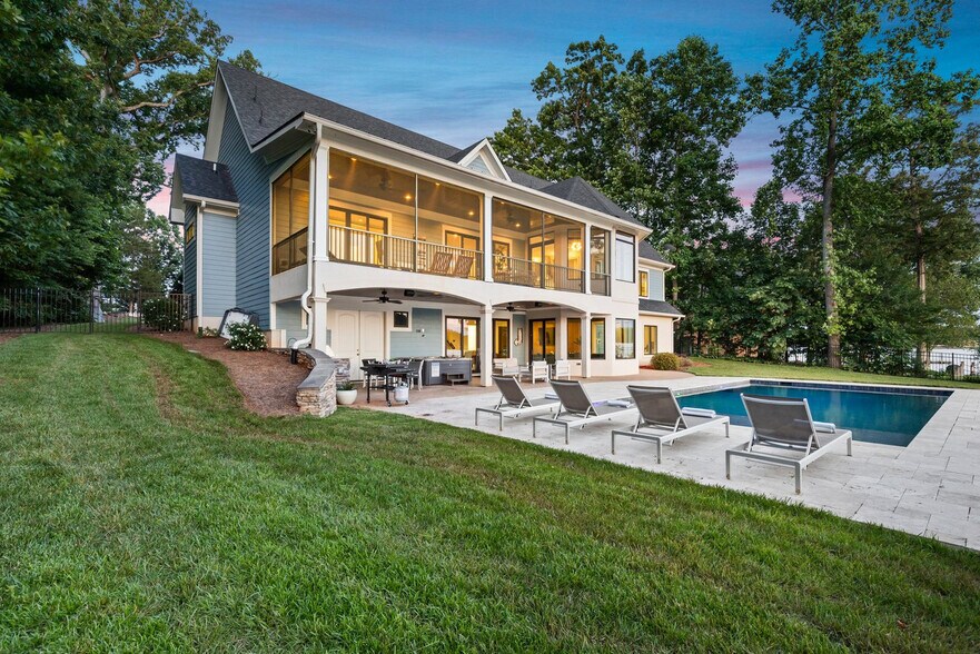 Building Photo - 8119 Mallard Rd