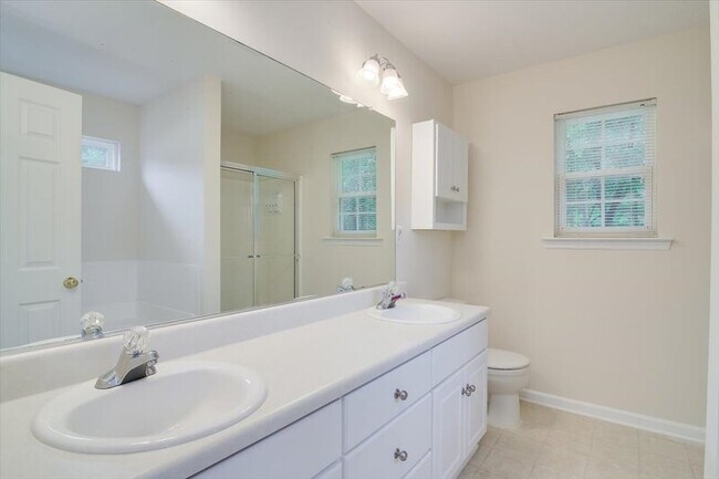 Building Photo - 1242 Watsonia Dr