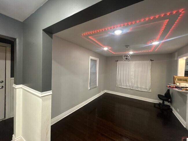 Building Photo - 9607 Merrimac Ave