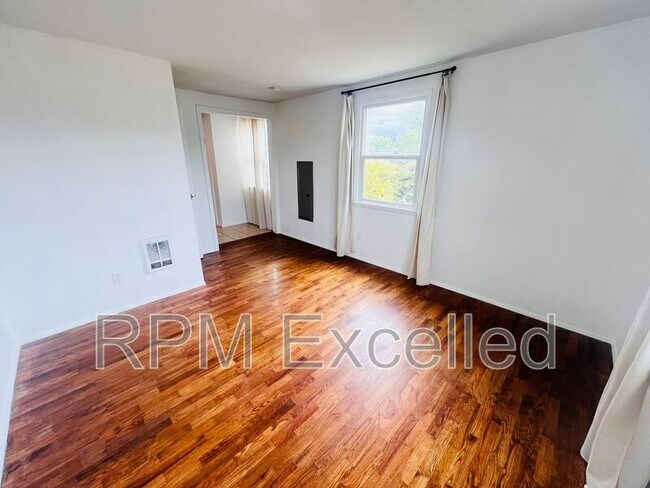 Building Photo - 841 S MacArthur St
