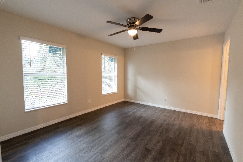 Building Photo - 2015 Fraser St