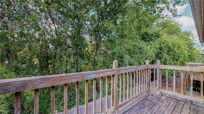 Building Photo - 1509 Hollow Hill Dr