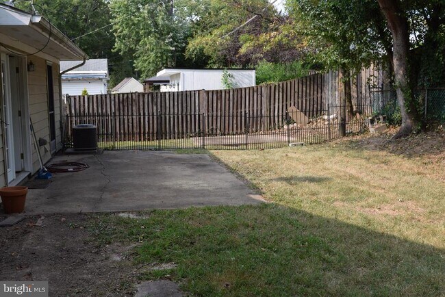 Building Photo - 4405 Manor Hall Ln
