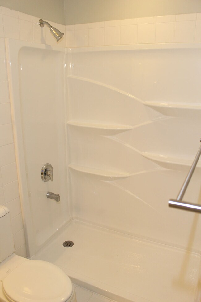 Building Photo - 711 Keystone Park Dr