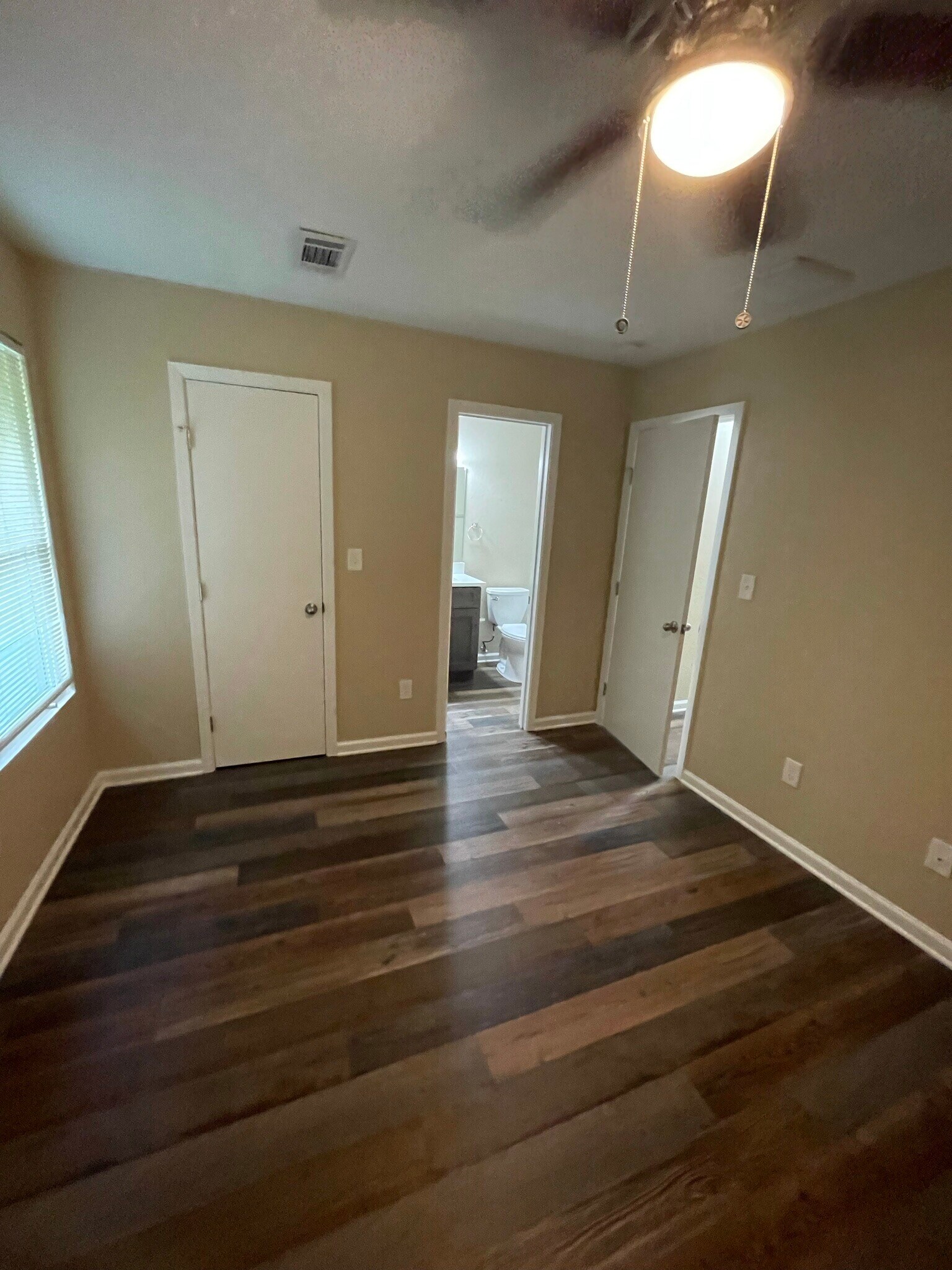 Building Photo - 410 Parkhill Cove