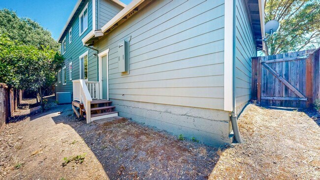 Building Photo - Rincon Valley FIVE Bedroom Three Bathroom Single Family Home!