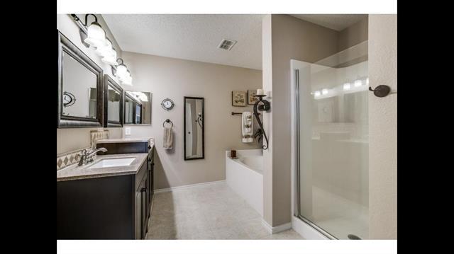 Building Photo - 5425 Comanche Wells Dr