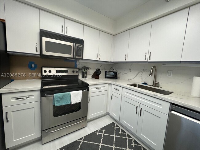 Building Photo - 3530 Mystic Pointe Dr
