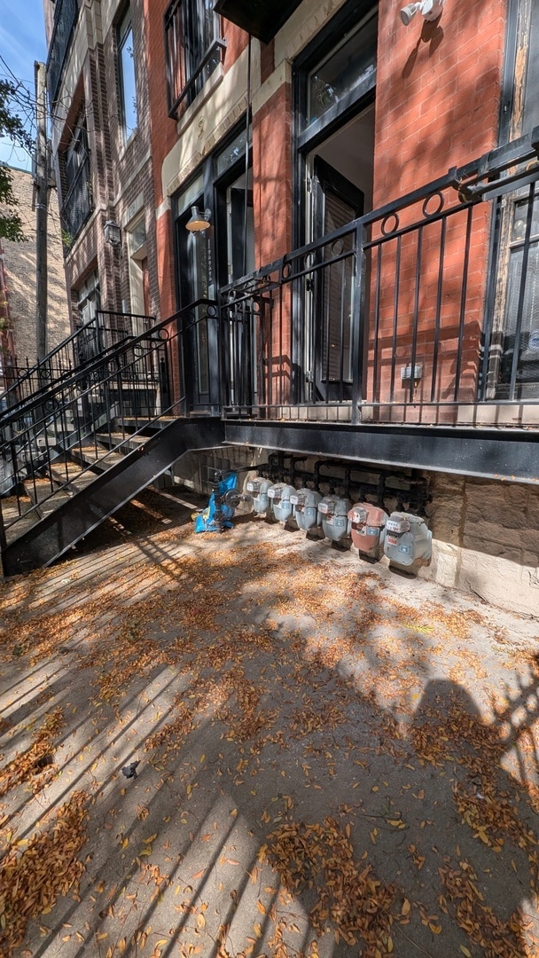 Building Photo - 1222 W Hubbard St