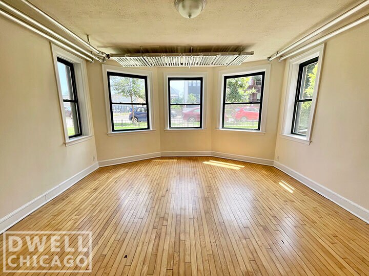 Building Photo - 2331 N Spaulding Ave