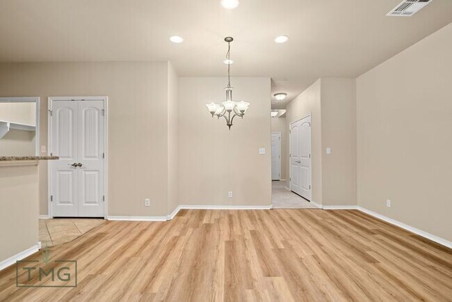 Building Photo - Luxury Gated Patio Home | 2 Bed, 2 Bath | Owasso, OK | Lawn Care Included