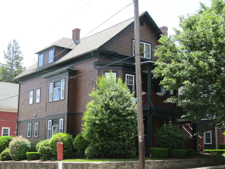 Building Photo - 561 Hope St