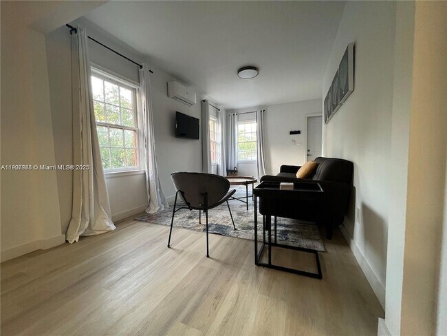 Building Photo - 421 75th St