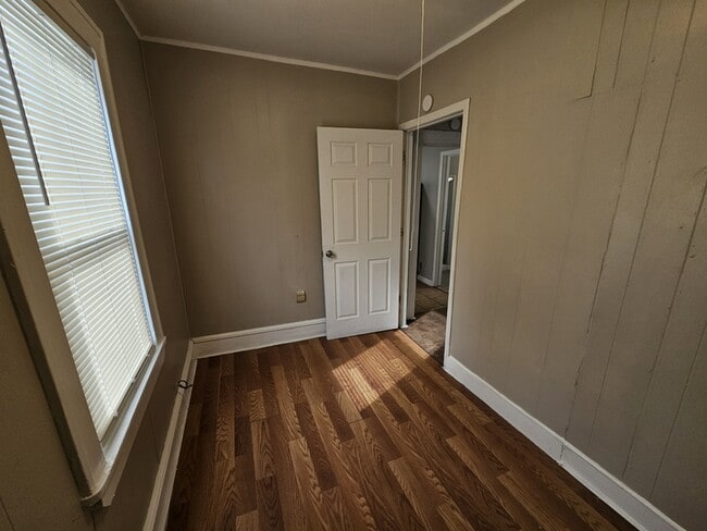 Building Photo - 1762 E 33rd St