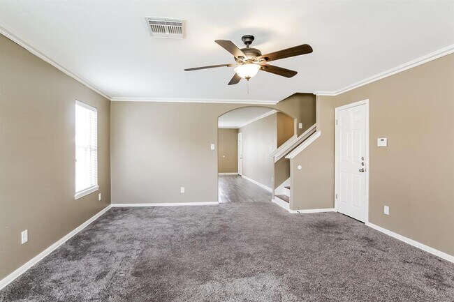 Building Photo - 2430 Pinpoint Dr