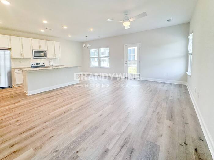 Building Photo - 1032 Wildflower Dr