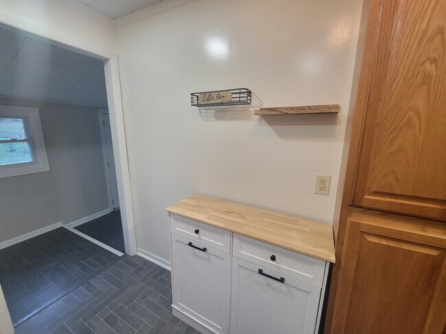 Building Photo - 5234 Old Clyde Rd