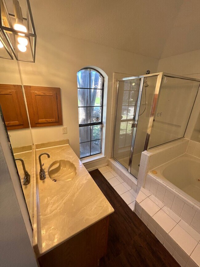 Building Photo - Interested in this home? You clearly have exceptional taste!