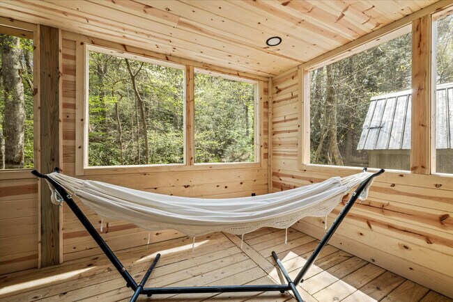 Building Photo - 152 Baxter Rd