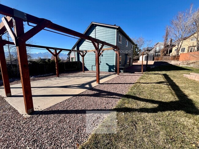 Building Photo - 3610 Sedgewood Way