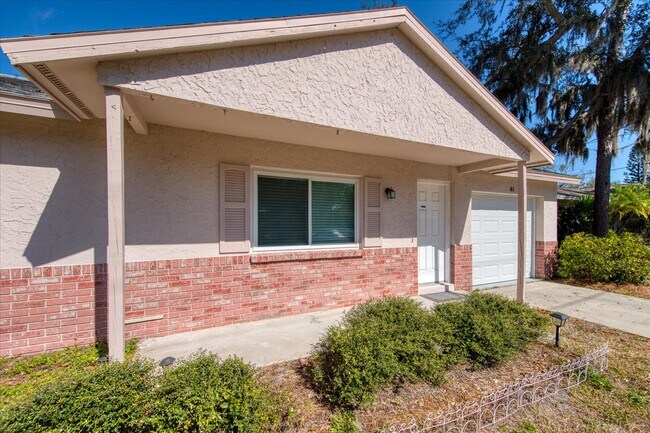 Building Photo - 61 Lake Shore Dr