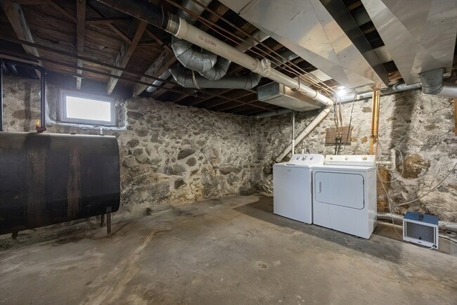 Building Photo - 147 Winslow Ave