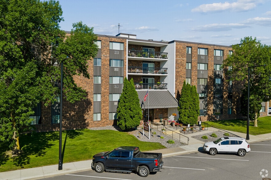 Building Photo - Milaca Park Apartments