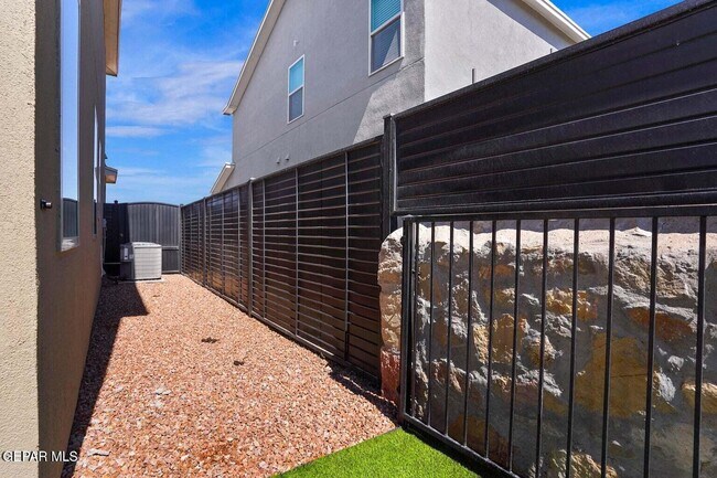 Building Photo - 1624 Brevoort St