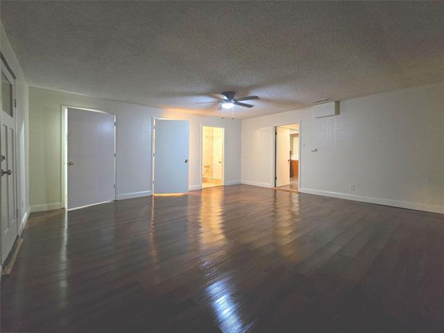 Building Photo - 648 Penguin Dr