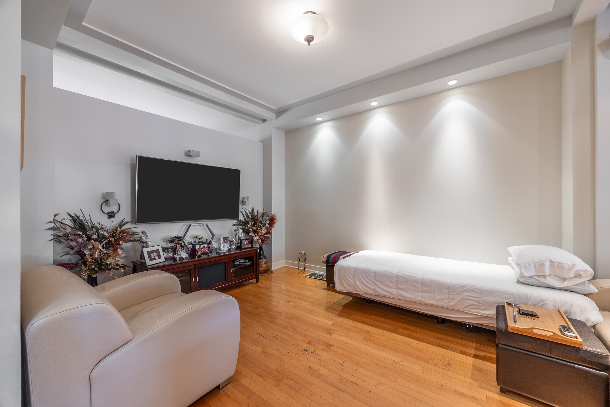 Building Photo - 1723 N Wood St