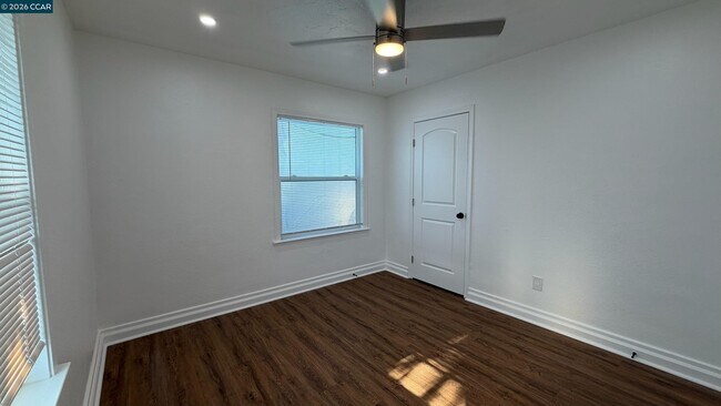 Building Photo - 723 Florida St