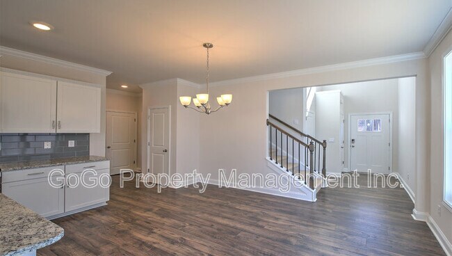 Building Photo - 208 Reynard Trl