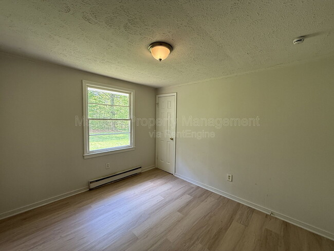 Building Photo - 7258 Twin Cedars Dr