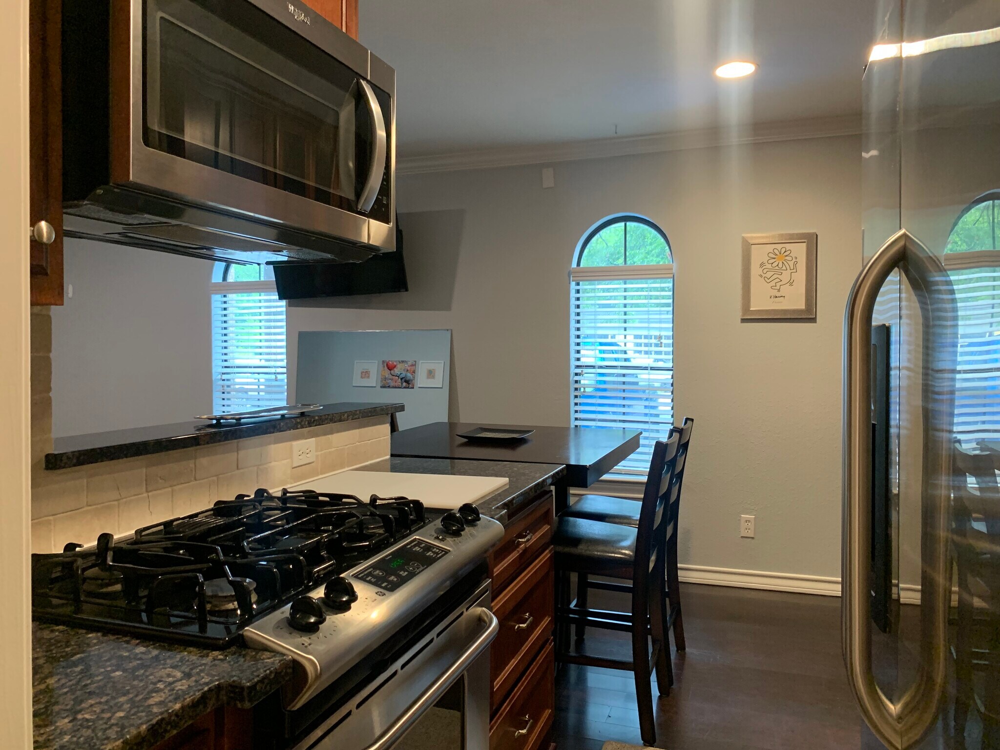 Building Photo - 407 E 45th St #116