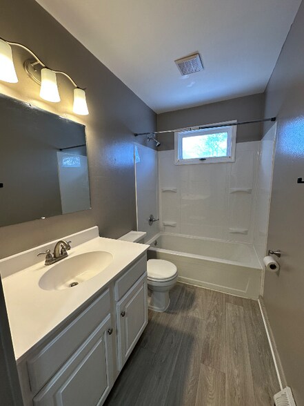 Building Photo - 3703 Kalamazoo Ave SE