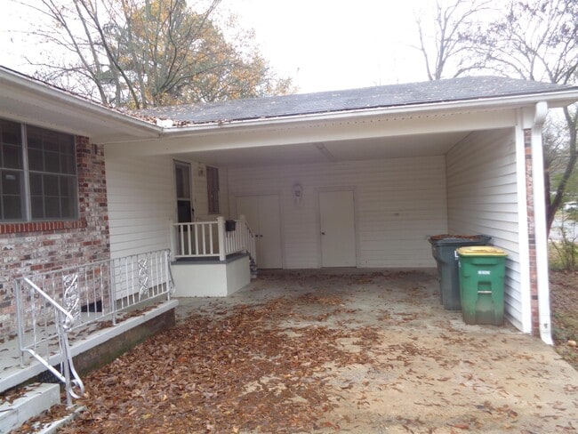 Building Photo - 9209 Clover Hl Rd