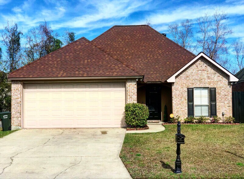 Building Photo - 40430 Cross Ridge Ave