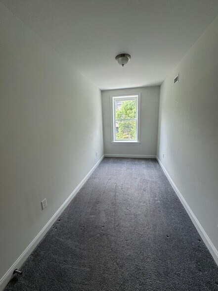 Building Photo - 4049 Spruce St