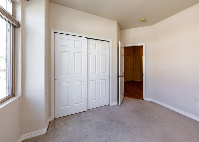 Building Photo - 5607 University Village View