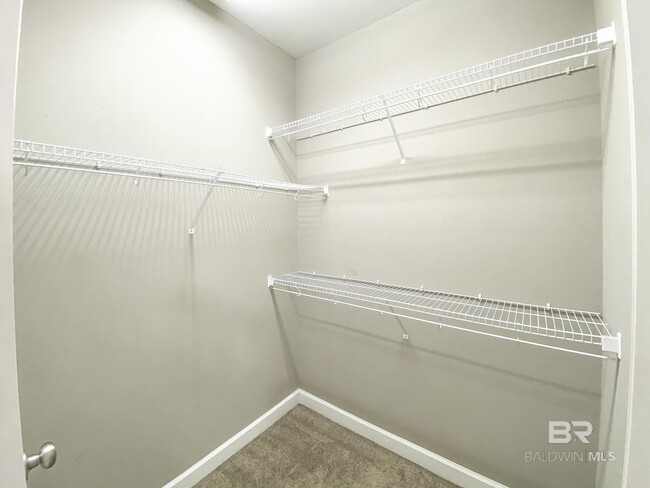 Building Photo - 9426 Sanibel Loop
