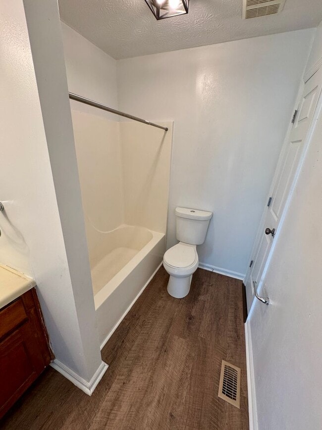 Building Photo - 3 bed & 2 bath located in Oxford! Additional photos coming soon!