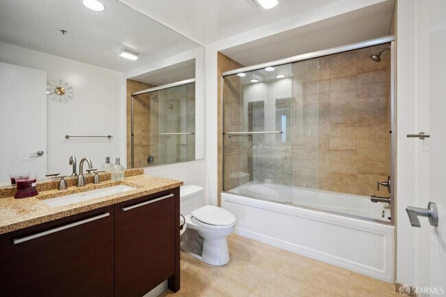 Building Photo - 425 1st St