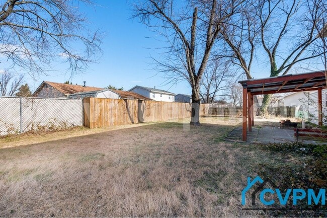 Building Photo - 7884 Huguenot Ct