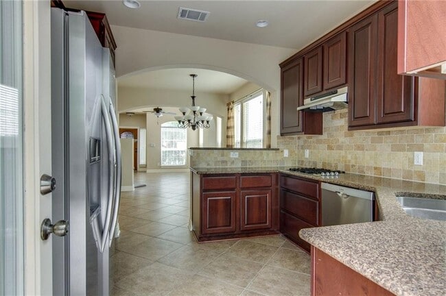 Building Photo - 15400 Interlachen Dr