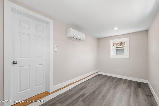 Building Photo - 305 Parsonage St